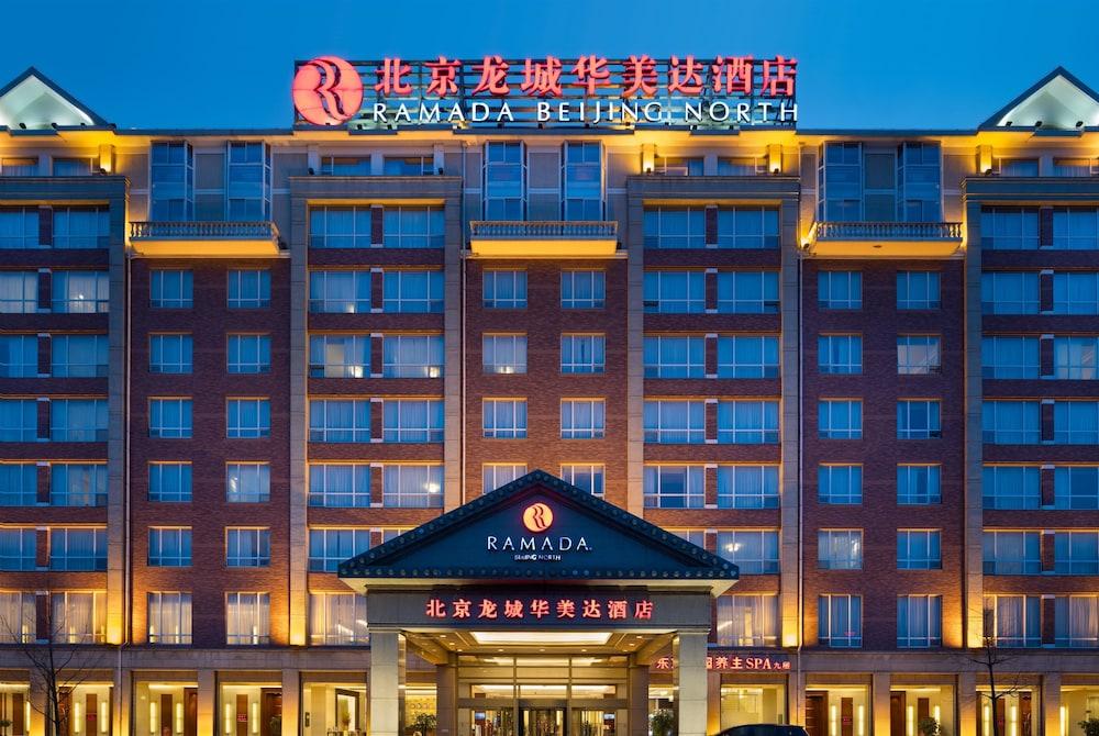 Отель Ramada Beijing North Changping Экстерьер фото
