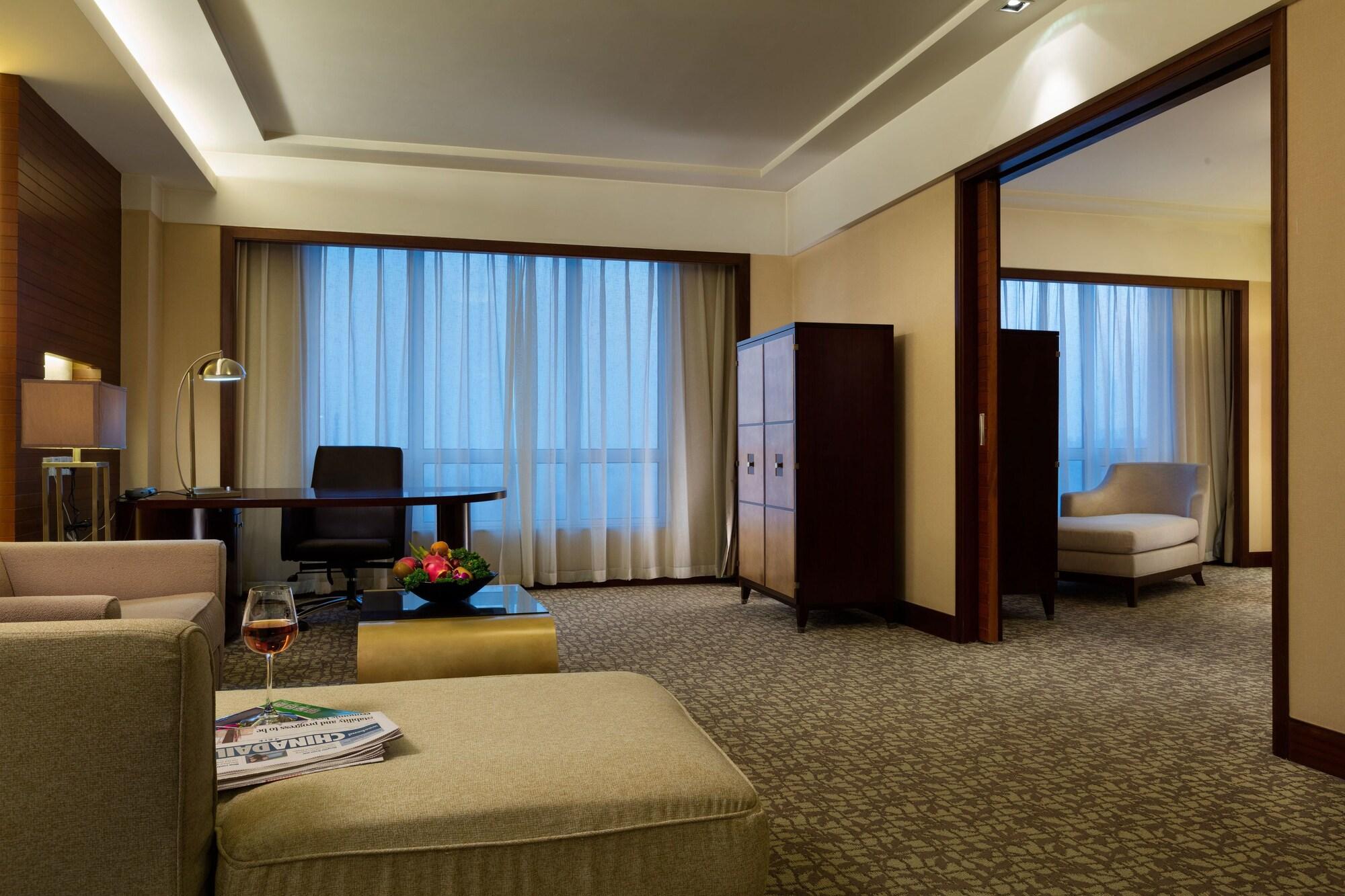 Отель Ramada Beijing North Changping Экстерьер фото