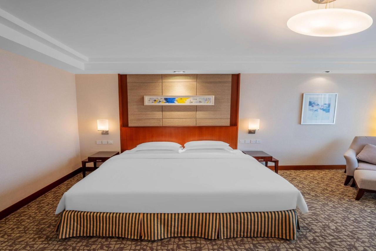 Отель Ramada Beijing North Changping Экстерьер фото