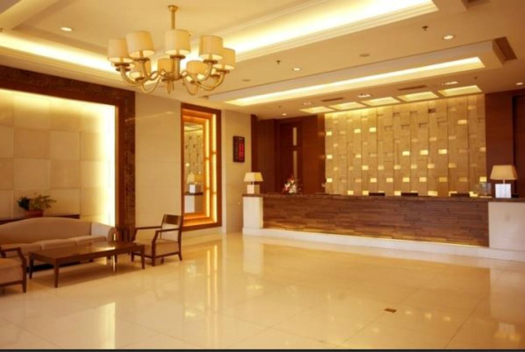 Отель Ramada Beijing North Changping Интерьер фото