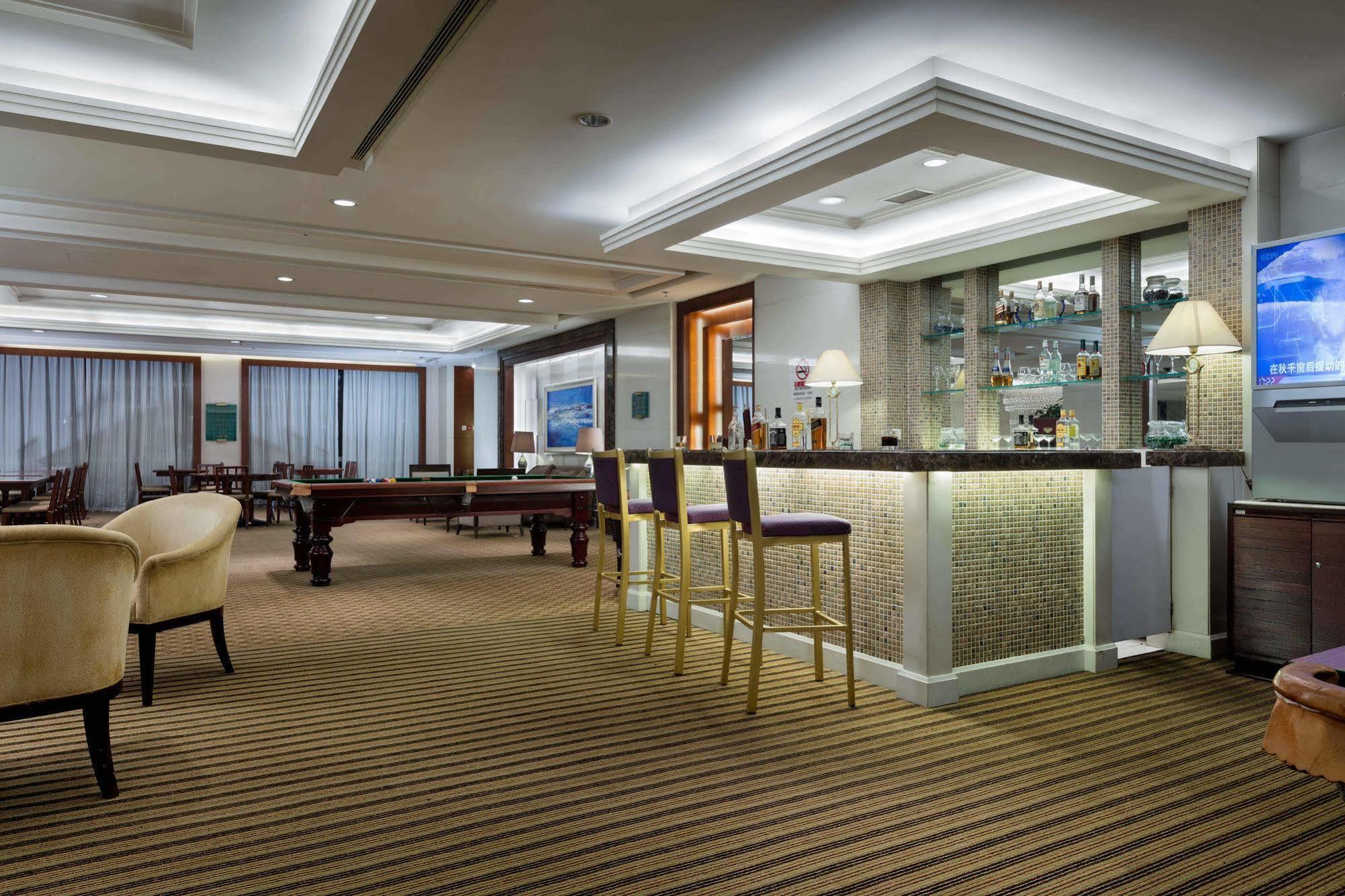 Отель Ramada Beijing North Changping Экстерьер фото