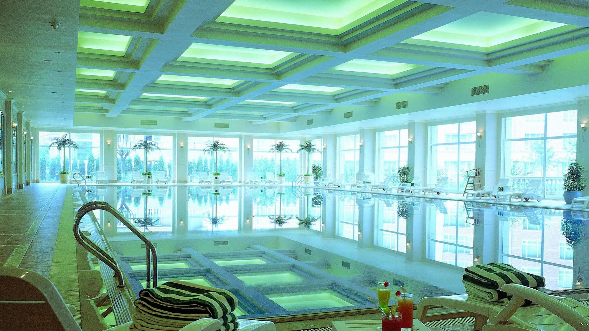 Отель Ramada Beijing North Changping Экстерьер фото
